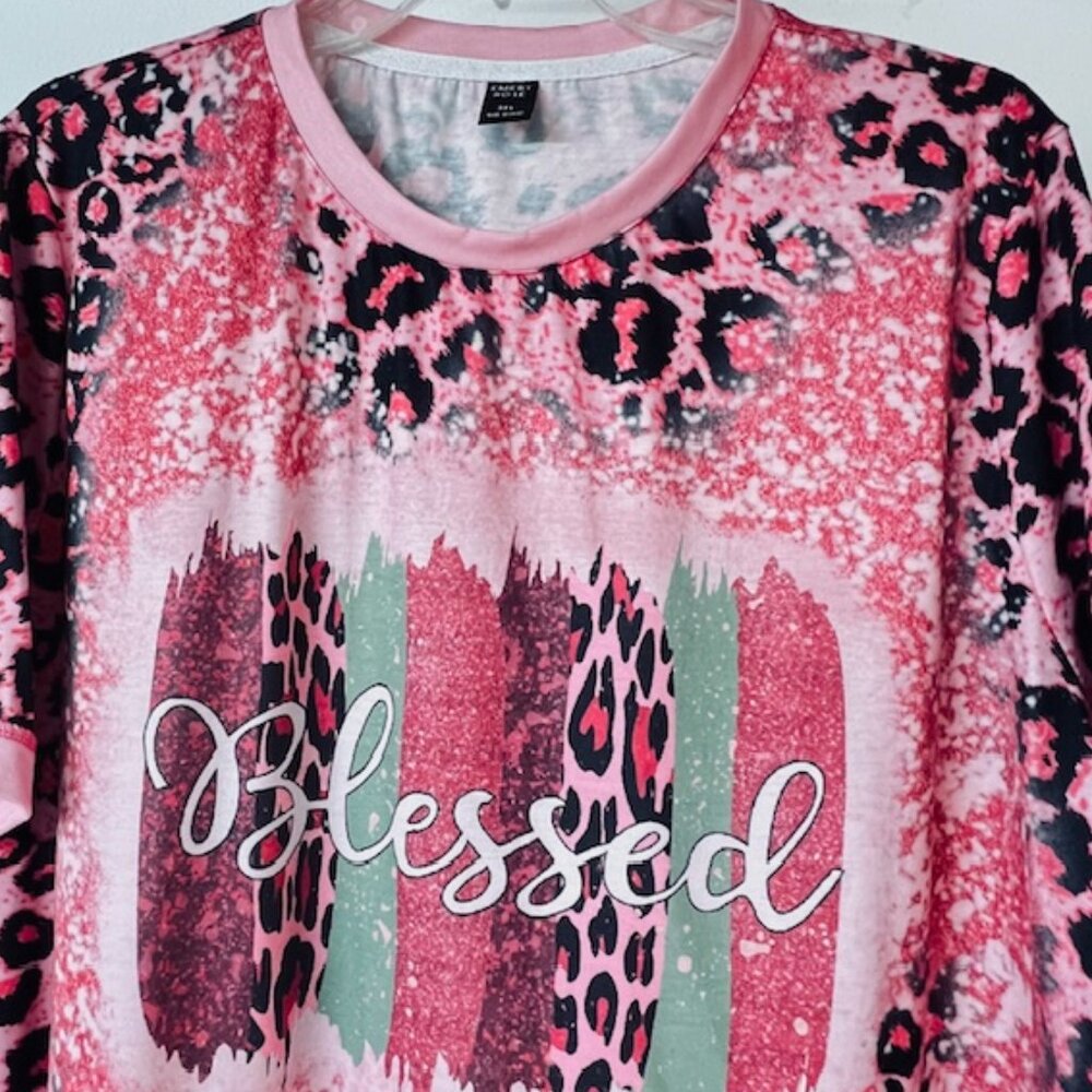 Emery Rose Womens "Blessed" Top, Short Sleeves, Pink Animal Print, Size 3XL - Picture 4 of 7